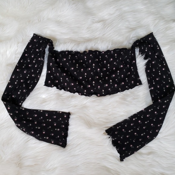 Urban Outfitters Tops - Urban Outfitters NWOT Crop Top